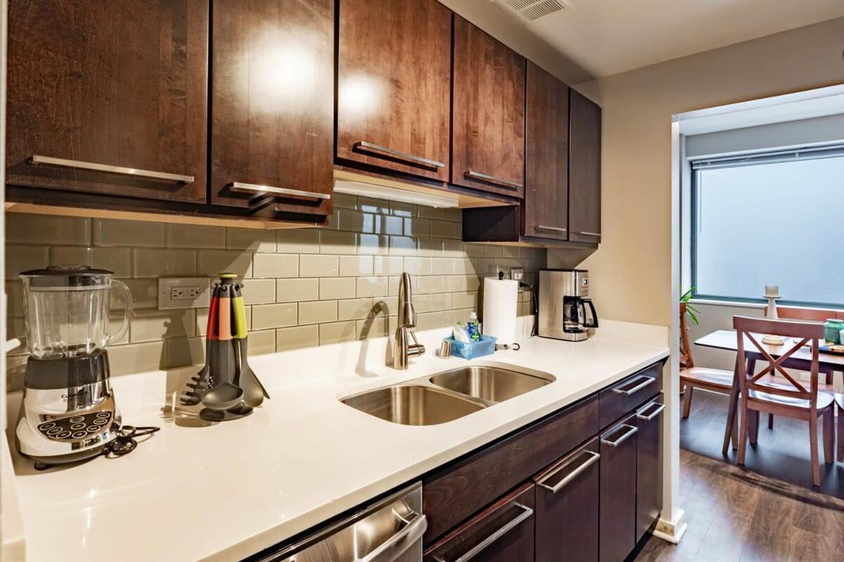 2b 2ba Exquisite With Views, Indoor Pool & Gym By Envitae *