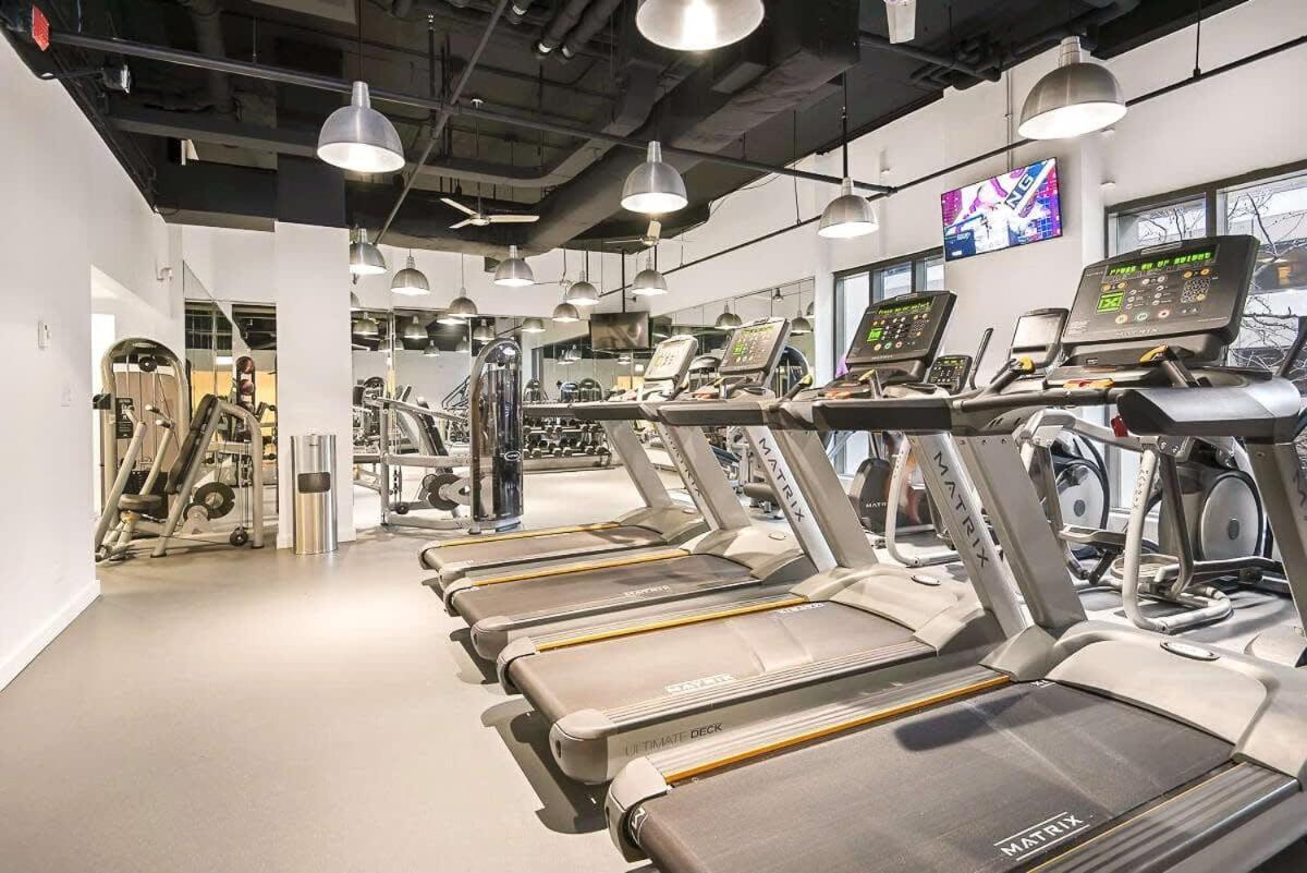 Apartment 2b 2ba Exquisite With Views, Indoor Pool & Gym By Envitae Chicago